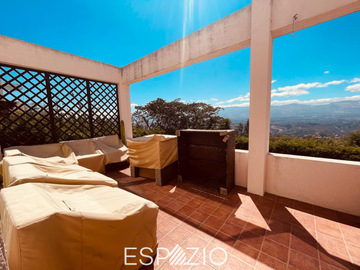 CASA EN VENTA SECTOR NAYON