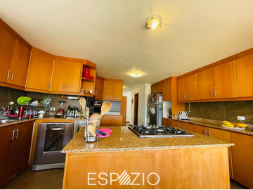 CASA EN VENTA SECTOR NAYON