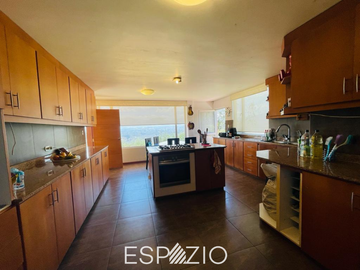 CASA EN VENTA SECTOR NAYON