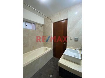 ¡Vive La Exclusividad Con Una Vista Inigualable En San Borja!