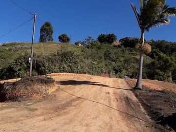 VENDO FINCA DE TRABAJO EN BARBOSA ANTIOQUIA.