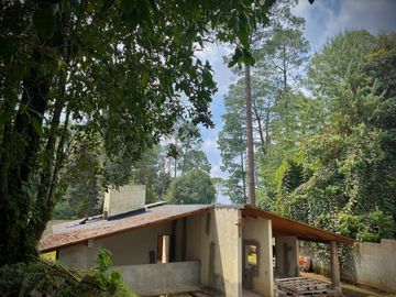 CASA EN VENTA EN VALLE DE BRAVO A 10 MINUTOS DEL CLUB DE GOLF AVANDARO