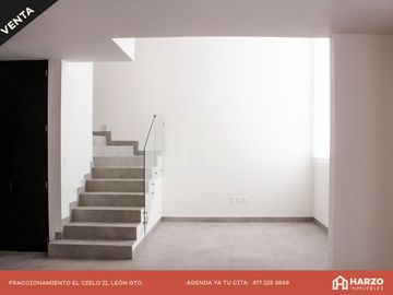 *CALENTADOR SOLAR+MINISPLIT DE REGALO!**FRACCIONAMIENTO EL CIELO, CASA EN VENTA CON JARDÍN GRANDE, LEÓN GUANAJUATO, ZONA NORTE