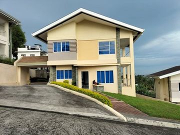5 Bedrooms Single detached in Minglanilla