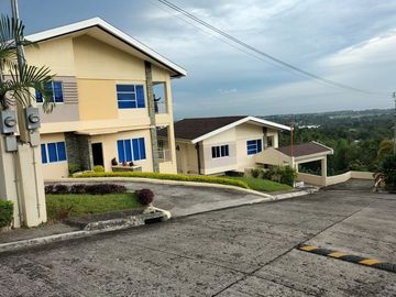 5 Bedrooms Single detached in Minglanilla