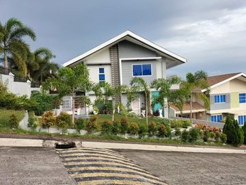 5 Bedrooms Single detached in Minglanilla