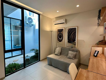 Rumah Central Park MERR 3 Modern Baru Mewah Free Biaya2 DP 0% Dekat Raya MERR Rungkut Pondok Tjandra
