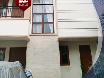 Rumah di Dalam Cluster Jl. Duren Tiga Selatan, Jakarta Selatan