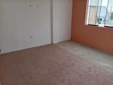 VENTA DE CASA, 226 M2, 4 DORMITORIOS, JARDIN, 2 PISOS, 3 BAÑOS