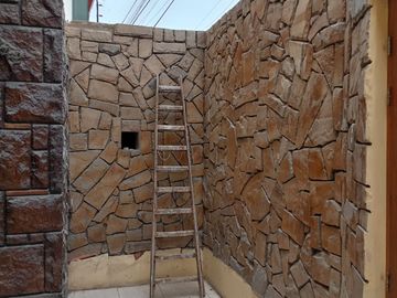 VENTA DE CASA, 226 M2, 4 DORMITORIOS, JARDIN, 2 PISOS, 3 BAÑOS