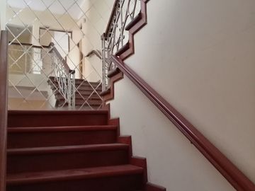 VENTA DE CASA, 226 M2, 4 DORMITORIOS, JARDIN, 2 PISOS, 3 BAÑOS