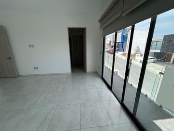 VENTA EXCLUSIVA CASA DE AUTOR, UBICADA EN ESQUINA, CON EXCEDENTE TERRENO, ESPECTACULAR VISTA  EN ZIBATÁ-QUERÉTARO JF