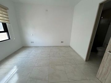 VENTA EXCLUSIVA CASA DE AUTOR, UBICADA EN ESQUINA, CON EXCEDENTE TERRENO, ESPECTACULAR VISTA  EN ZIBATÁ-QUERÉTARO JF