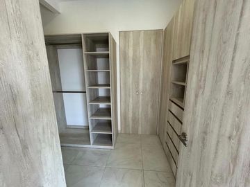 VENTA EXCLUSIVA CASA DE AUTOR, UBICADA EN ESQUINA, CON EXCEDENTE TERRENO, ESPECTACULAR VISTA  EN ZIBATÁ-QUERÉTARO JF