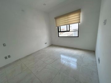 VENTA EXCLUSIVA CASA DE AUTOR, UBICADA EN ESQUINA, CON EXCEDENTE TERRENO, ESPECTACULAR VISTA  EN ZIBATÁ-QUERÉTARO JF