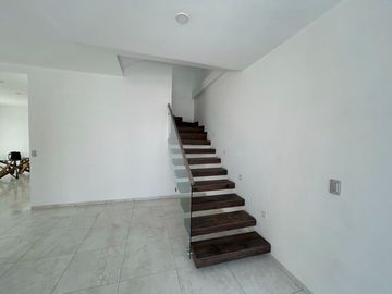 VENTA EXCLUSIVA CASA DE AUTOR, UBICADA EN ESQUINA, CON EXCEDENTE TERRENO, ESPECTACULAR VISTA  EN ZIBATÁ-QUERÉTARO JF