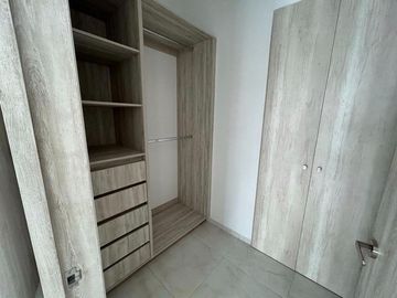 VENTA EXCLUSIVA CASA DE AUTOR, UBICADA EN ESQUINA, CON EXCEDENTE TERRENO, ESPECTACULAR VISTA  EN ZIBATÁ-QUERÉTARO JF