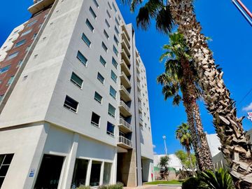 ¡SE VENDE! PENTHOUSE EN TORRE SOLARA 180M²