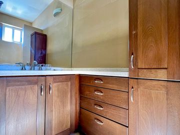 ¡SE VENDE! PENTHOUSE EN TORRE SOLARA 180M²