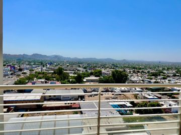 ¡SE VENDE! PENTHOUSE EN TORRE SOLARA 180M²