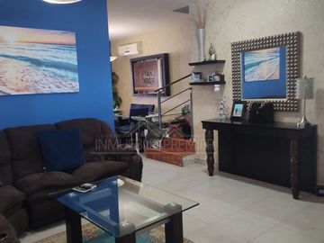 Casa En Venta La Encomienda, Escobedo (Con Alberca)
