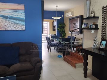 Casa En Venta La Encomienda, Escobedo (Con Alberca)