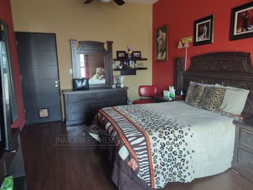 Casa En Venta La Encomienda, Escobedo (Con Alberca)