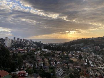 SE VENDE DEPARTAMENTO CON HERMOSA VISTA JARDIN DEL MAR 2 DOR 2 BAÑOS EST UF 4.000 VIÑA DEL MAR