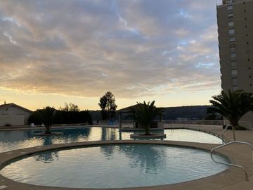 SE VENDE DEPARTAMENTO CON HERMOSA VISTA JARDIN DEL MAR 2 DOR 2 BAÑOS EST UF 4.000 VIÑA DEL MAR