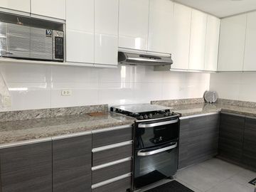 Departamento  amplio con ascensor lindo tercer piso tod vista al exterior