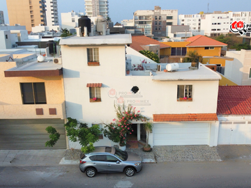 CASA EN VENTA 1 NIVEL CON DEPARTAMENTOS FRACCIONAMIENTO COSTA DE ORO