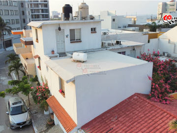 CASA EN VENTA 1 NIVEL CON DEPARTAMENTOS FRACCIONAMIENTO COSTA DE ORO