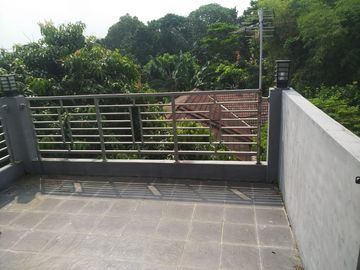 Rumah 3 Lantai Dalam Perumahan GDC Dekat Alun - Alun Depok