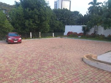 DE OPORTUNIDAD - CASA EN LOMAS DE URDESA  - GUAYAQUIL