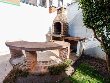 CASA DE VENTA EN PONCEANO, NORTE DE QUITO.