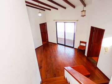 CASA DE VENTA EN PONCEANO, NORTE DE QUITO.
