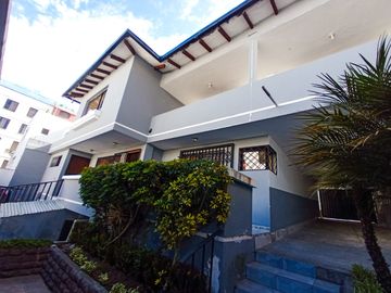 CASA DE VENTA EN PONCEANO, NORTE DE QUITO.