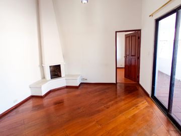 CASA DE VENTA EN PONCEANO, NORTE DE QUITO.