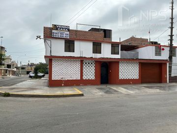 VENDO CASA EN ESQUINA CERCA DE MINKA - CALLAO