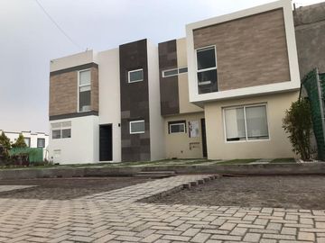 Casa en PREVenta a dos cuadras de Metepec