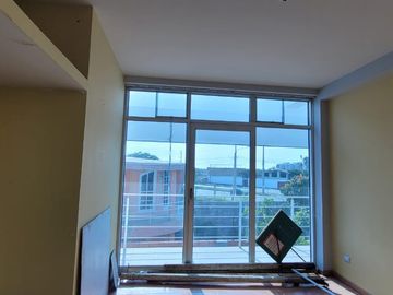 VENTA: AMPLIO LOCAL COMERCIAL Y CASA – CARR. A PIMENTEL