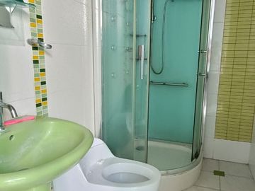 VENTA: AMPLIO LOCAL COMERCIAL Y CASA – CARR. A PIMENTEL