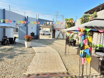 VENTA: AMPLIO LOCAL COMERCIAL Y CASA – CARR. A PIMENTEL