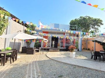 VENTA: AMPLIO LOCAL COMERCIAL Y CASA – CARR. A PIMENTEL