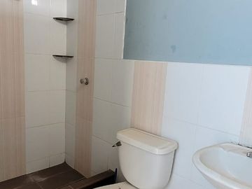 VENTA: AMPLIO LOCAL COMERCIAL Y CASA – CARR. A PIMENTEL