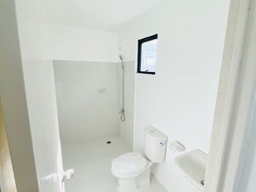 4BR Single-Attached House and lot near SM Tanza, near CAVITEX Manila