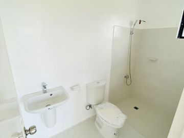 4BR Single-Attached House and lot near SM Tanza, near CAVITEX Manila