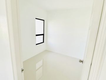 4BR Single-Attached House and lot near SM Tanza, near CAVITEX Manila
