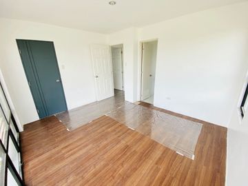 4BR Single-Attached House and lot near SM Tanza, near CAVITEX Manila