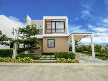 4BR Single-Attached House and lot near SM Tanza, near CAVITEX Manila